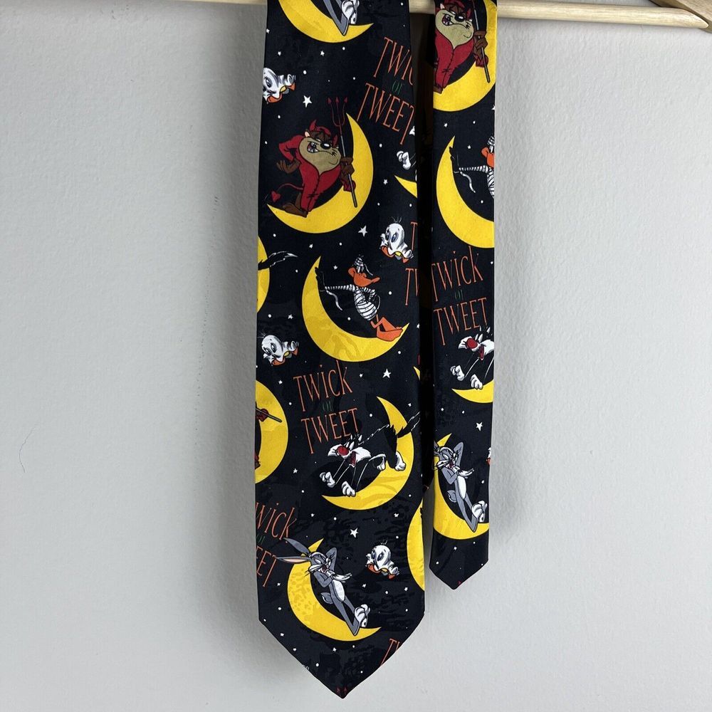Vintage 1996 Looney Tunes Halloween Neck Tie "Mummy Moon Twick or Tweet"